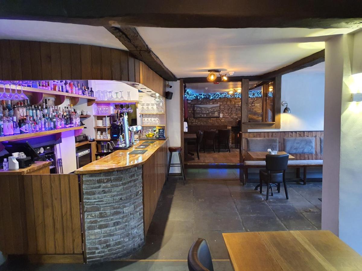 Dragon Inn Crickhowell Exterior foto